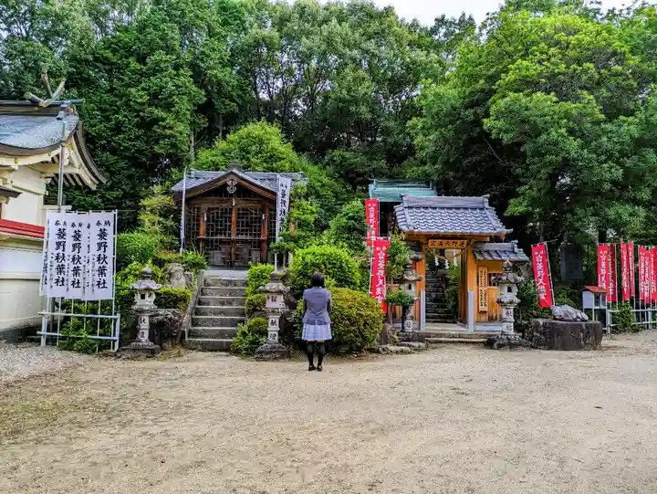熊野社(東菱野町)の本殿・本堂