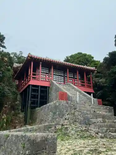 末吉宮の{uncategorized: "未分類", other: "その他", undefined: "問題あり", building: "その他建物", grave: "お墓", sacred_gate: "鳥居", guardian: "狛犬", statue: "像", buddha: "仏像", history: "歴史", nature: "自然", garden: "庭園", animal: "動物", pagoda: "塔", temizu: "手水舎", mountain_gate: "山門・神門", sanctuary: "本殿・本堂", subordinate: "末社・摂社", art: "芸術", scenery: "景色", jizo: "地蔵", ema: "絵馬", goshuin: "御朱印", omikuji: "おみくじ", items: "授与品その他", amulet: "お守り", goshuincho: "御朱印帳", eats: "食事", festival: "お祭り", votive_dance: "神楽", shichigosan: "七五三参", wedding: "結婚式", experience: "体験その他", initially: "初詣", around: "周辺", anti_infection: "感染症対策"}
