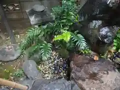 稲荷鬼王神社の庭園