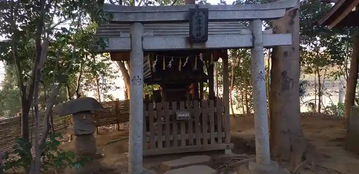 検見川神社の末社・摂社