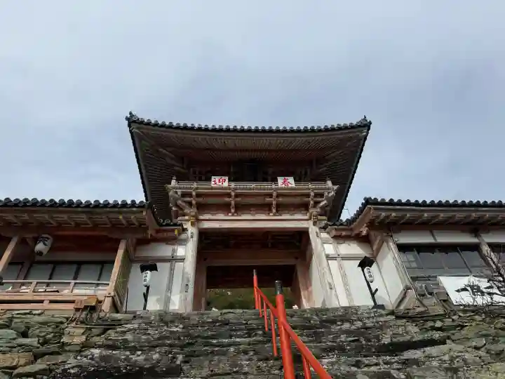 和歌浦天満宮の{uncategorized: "未分類", other: "その他", undefined: "問題あり", building: "その他建物", grave: "お墓", sacred_gate: "鳥居", guardian: "狛犬", statue: "像", buddha: "仏像", history: "歴史", nature: "自然", garden: "庭園", animal: "動物", pagoda: "塔", temizu: "手水舎", mountain_gate: "山門・神門", sanctuary: "本殿・本堂", subordinate: "末社・摂社", art: "芸術", scenery: "景色", jizo: "地蔵", ema: "絵馬", goshuin: "御朱印", omikuji: "おみくじ", items: "授与品その他", amulet: "お守り", goshuincho: "御朱印帳", eats: "食事", festival: "お祭り", votive_dance: "神楽", shichigosan: "七五三参", wedding: "結婚式", experience: "体験その他", initially: "初詣", around: "周辺", anti_infection: "感染症対策"}