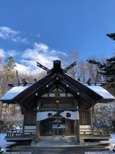 忠類神社の本殿