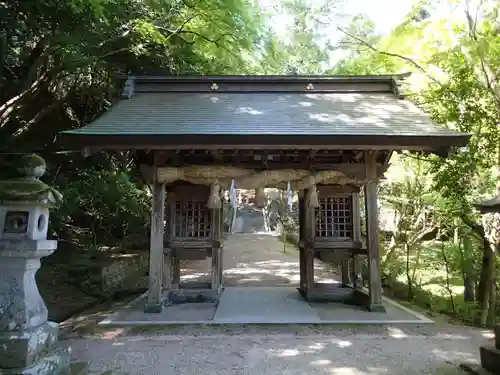 宗形神社の山門・神門