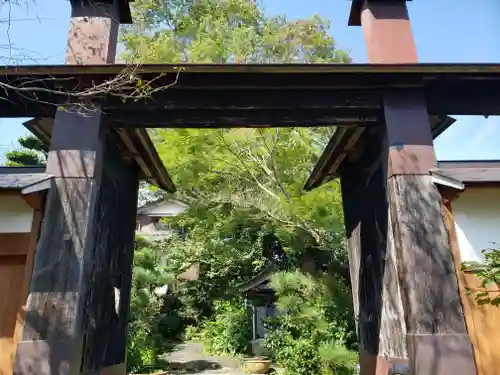 平安寺の山門