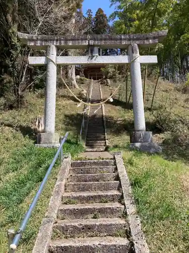 志鳥八幡宮の鳥居