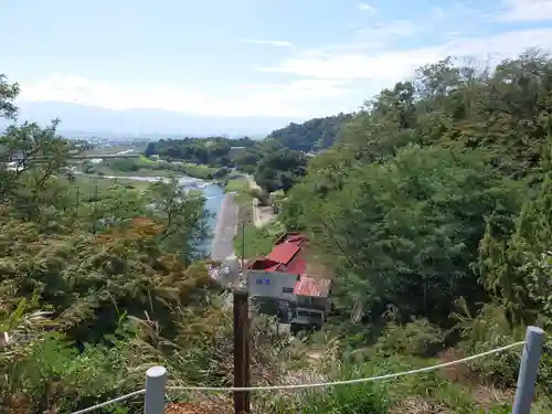 差出磯大嶽山神社 仕事と健康と厄よけの神さまの景色