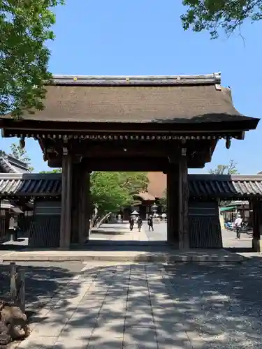 曼陀羅寺の山門