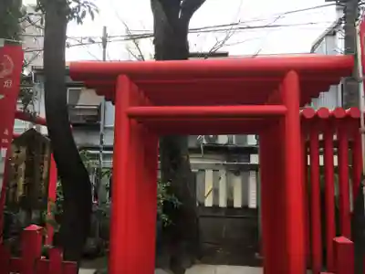 隆栄稲荷神社の鳥居