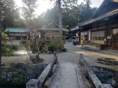 奥石神社の庭園