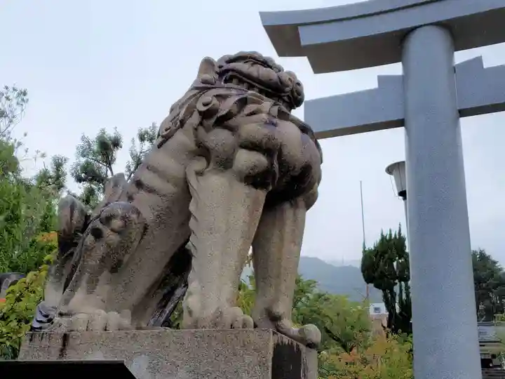 兵庫縣神戸護國神社の狛犬