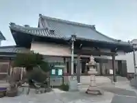 覚円寺の本殿・本堂
