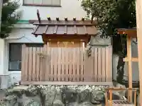 八幡神社(神社港)の{uncategorized: "未分類", other: "その他", undefined: "問題あり", building: "その他建物", grave: "お墓", sacred_gate: "鳥居", guardian: "狛犬", statue: "像", buddha: "仏像", history: "歴史", nature: "自然", garden: "庭園", animal: "動物", pagoda: "塔", temizu: "手水舎", mountain_gate: "山門・神門", sanctuary: "本殿・本堂", subordinate: "末社・摂社", art: "芸術", scenery: "景色", jizo: "地蔵", ema: "絵馬", goshuin: "御朱印", omikuji: "おみくじ", items: "授与品その他", amulet: "お守り", goshuincho: "御朱印帳", eats: "食事", festival: "お祭り", votive_dance: "神楽", shichigosan: "七五三参", wedding: "結婚式", experience: "体験その他", initially: "初詣", around: "周辺", anti_infection: "感染症対策"}