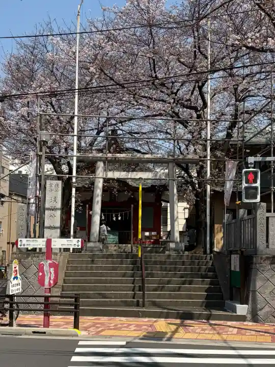 浅草富士浅間神社の{uncategorized: "未分類", other: "その他", undefined: "問題あり", building: "その他建物", grave: "お墓", sacred_gate: "鳥居", guardian: "狛犬", statue: "像", buddha: "仏像", history: "歴史", nature: "自然", garden: "庭園", animal: "動物", pagoda: "塔", temizu: "手水舎", mountain_gate: "山門・神門", sanctuary: "本殿・本堂", subordinate: "末社・摂社", art: "芸術", scenery: "景色", jizo: "地蔵", ema: "絵馬", goshuin: "御朱印", omikuji: "おみくじ", items: "授与品その他", amulet: "お守り", goshuincho: "御朱印帳", eats: "食事", festival: "お祭り", votive_dance: "神楽", shichigosan: "七五三参", wedding: "結婚式", experience: "体験その他", initially: "初詣", around: "周辺", anti_infection: "感染症対策"}