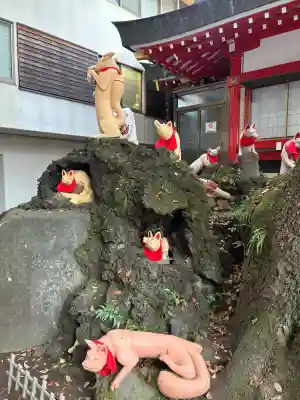 京濱伏見稲荷神社の{uncategorized: "未分類", other: "その他", undefined: "問題あり", building: "その他建物", grave: "お墓", sacred_gate: "鳥居", guardian: "狛犬", statue: "像", buddha: "仏像", history: "歴史", nature: "自然", garden: "庭園", animal: "動物", pagoda: "塔", temizu: "手水舎", mountain_gate: "山門・神門", sanctuary: "本殿・本堂", subordinate: "末社・摂社", art: "芸術", scenery: "景色", jizo: "地蔵", ema: "絵馬", goshuin: "御朱印", omikuji: "おみくじ", items: "授与品その他", amulet: "お守り", goshuincho: "御朱印帳", eats: "食事", festival: "お祭り", votive_dance: "神楽", shichigosan: "七五三参", wedding: "結婚式", experience: "体験その他", initially: "初詣", around: "周辺", anti_infection: "感染症対策"}