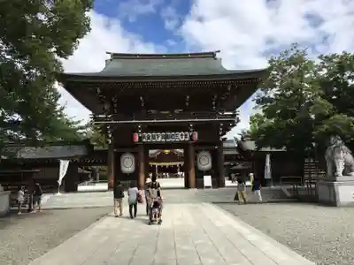 寒川神社の山門・神門