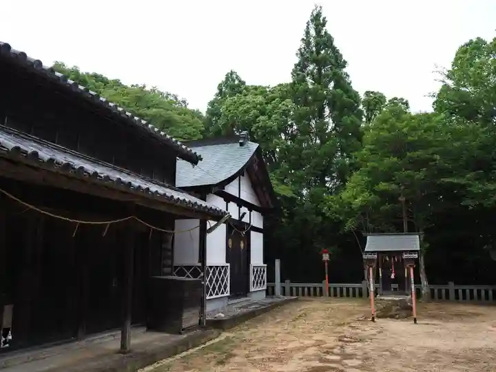 鴨部神社の末社・摂社