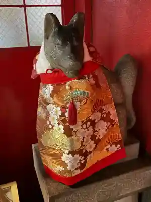 豊岩稲荷神社の{uncategorized: "未分類", other: "その他", undefined: "問題あり", building: "その他建物", grave: "お墓", sacred_gate: "鳥居", guardian: "狛犬", statue: "像", buddha: "仏像", history: "歴史", nature: "自然", garden: "庭園", animal: "動物", pagoda: "塔", temizu: "手水舎", mountain_gate: "山門・神門", sanctuary: "本殿・本堂", subordinate: "末社・摂社", art: "芸術", scenery: "景色", jizo: "地蔵", ema: "絵馬", goshuin: "御朱印", omikuji: "おみくじ", items: "授与品その他", amulet: "お守り", goshuincho: "御朱印帳", eats: "食事", festival: "お祭り", votive_dance: "神楽", shichigosan: "七五三参", wedding: "結婚式", experience: "体験その他", initially: "初詣", around: "周辺", anti_infection: "感染症対策"}