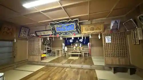 富川八幡宮の{uncategorized: "未分類", other: "その他", undefined: "問題あり", building: "その他建物", grave: "お墓", sacred_gate: "鳥居", guardian: "狛犬", statue: "像", buddha: "仏像", history: "歴史", nature: "自然", garden: "庭園", animal: "動物", pagoda: "塔", temizu: "手水舎", mountain_gate: "山門・神門", sanctuary: "本殿・本堂", subordinate: "末社・摂社", art: "芸術", scenery: "景色", jizo: "地蔵", ema: "絵馬", goshuin: "御朱印", omikuji: "おみくじ", items: "授与品その他", amulet: "お守り", goshuincho: "御朱印帳", eats: "食事", festival: "お祭り", votive_dance: "神楽", shichigosan: "七五三参", wedding: "結婚式", experience: "体験その他", initially: "初詣", around: "周辺", anti_infection: "感染症対策"}