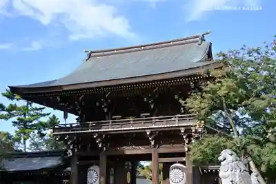 寒川神社の山門・神門