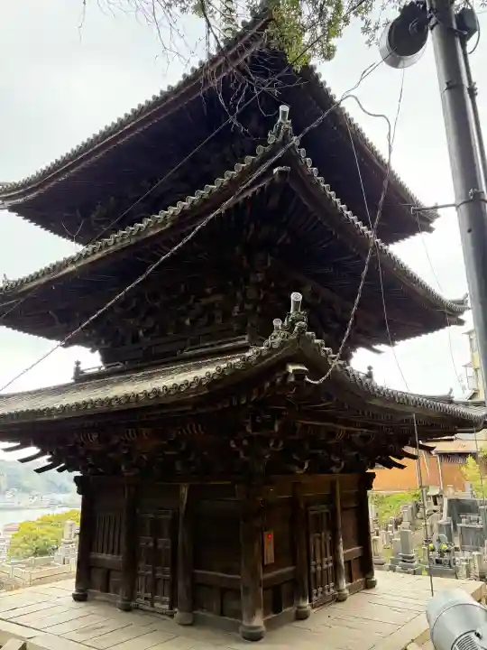 天寧寺の{uncategorized: "未分類", other: "その他", undefined: "問題あり", building: "その他建物", grave: "お墓", sacred_gate: "鳥居", guardian: "狛犬", statue: "像", buddha: "仏像", history: "歴史", nature: "自然", garden: "庭園", animal: "動物", pagoda: "塔", temizu: "手水舎", mountain_gate: "山門・神門", sanctuary: "本殿・本堂", subordinate: "末社・摂社", art: "芸術", scenery: "景色", jizo: "地蔵", ema: "絵馬", goshuin: "御朱印", omikuji: "おみくじ", items: "授与品その他", amulet: "お守り", goshuincho: "御朱印帳", eats: "食事", festival: "お祭り", votive_dance: "神楽", shichigosan: "七五三参", wedding: "結婚式", experience: "体験その他", initially: "初詣", around: "周辺", anti_infection: "感染症対策"}