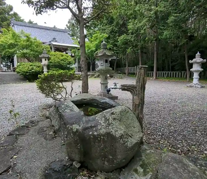 春日神社(南濃町徳田)の{uncategorized: "未分類", other: "その他", undefined: "問題あり", building: "その他建物", grave: "お墓", sacred_gate: "鳥居", guardian: "狛犬", statue: "像", buddha: "仏像", history: "歴史", nature: "自然", garden: "庭園", animal: "動物", pagoda: "塔", temizu: "手水舎", mountain_gate: "山門・神門", sanctuary: "本殿・本堂", subordinate: "末社・摂社", art: "芸術", scenery: "景色", jizo: "地蔵", ema: "絵馬", goshuin: "御朱印", omikuji: "おみくじ", items: "授与品その他", amulet: "お守り", goshuincho: "御朱印帳", eats: "食事", festival: "お祭り", votive_dance: "神楽", shichigosan: "七五三参", wedding: "結婚式", experience: "体験その他", initially: "初詣", around: "周辺", anti_infection: "感染症対策"}
