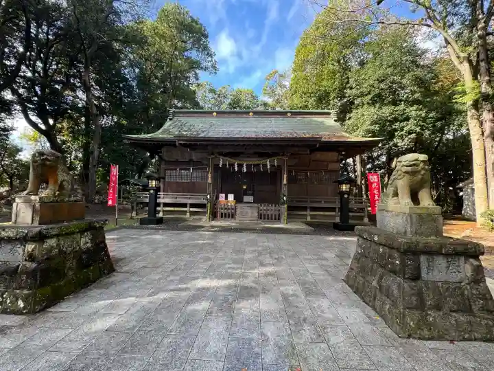 諏訪八幡神社の{uncategorized: "未分類", other: "その他", undefined: "問題あり", building: "その他建物", grave: "お墓", sacred_gate: "鳥居", guardian: "狛犬", statue: "像", buddha: "仏像", history: "歴史", nature: "自然", garden: "庭園", animal: "動物", pagoda: "塔", temizu: "手水舎", mountain_gate: "山門・神門", sanctuary: "本殿・本堂", subordinate: "末社・摂社", art: "芸術", scenery: "景色", jizo: "地蔵", ema: "絵馬", goshuin: "御朱印", omikuji: "おみくじ", items: "授与品その他", amulet: "お守り", goshuincho: "御朱印帳", eats: "食事", festival: "お祭り", votive_dance: "神楽", shichigosan: "七五三参", wedding: "結婚式", experience: "体験その他", initially: "初詣", around: "周辺", anti_infection: "感染症対策"}
