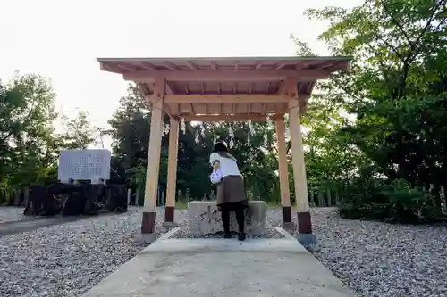 神明社（岩崎神明社）の手水舎