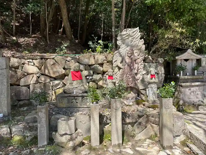 中山寺奥之院(兵庫県)