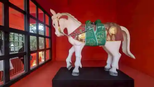 穴八幡宮の{uncategorized: "未分類", other: "その他", undefined: "問題あり", building: "その他建物", grave: "お墓", sacred_gate: "鳥居", guardian: "狛犬", statue: "像", buddha: "仏像", history: "歴史", nature: "自然", garden: "庭園", animal: "動物", pagoda: "塔", temizu: "手水舎", mountain_gate: "山門・神門", sanctuary: "本殿・本堂", subordinate: "末社・摂社", art: "芸術", scenery: "景色", jizo: "地蔵", ema: "絵馬", goshuin: "御朱印", omikuji: "おみくじ", items: "授与品その他", amulet: "お守り", goshuincho: "御朱印帳", eats: "食事", festival: "お祭り", votive_dance: "神楽", shichigosan: "七五三参", wedding: "結婚式", experience: "体験その他", initially: "初詣", around: "周辺", anti_infection: "感染症対策"}