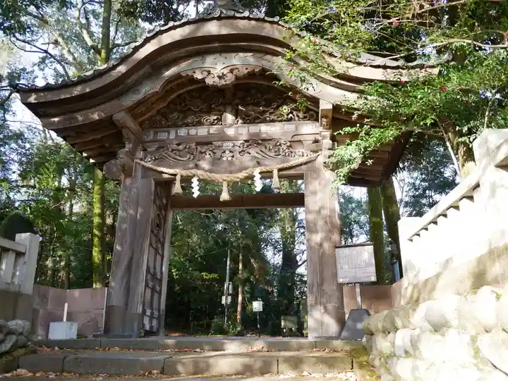 尾山神社の山門・神門