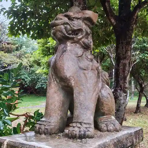 世持神社の狛犬