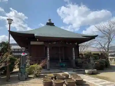 量興寺の本殿