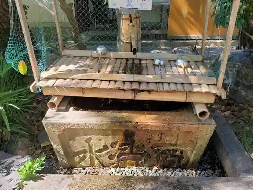 東明八幡神社の手水舎