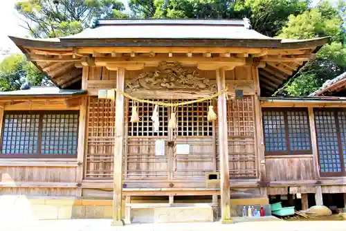 加佐奈子神社の本殿