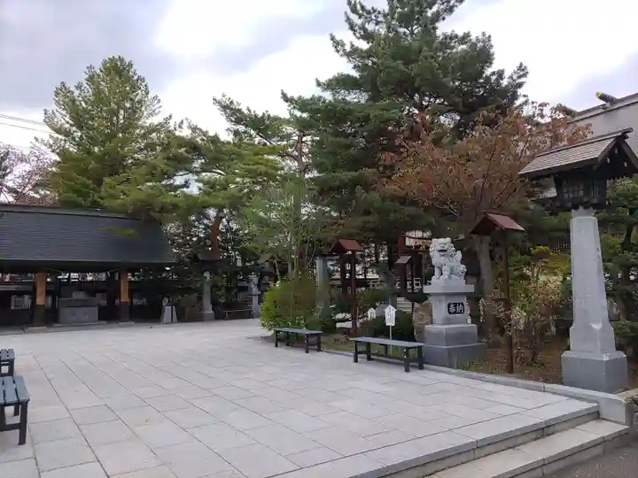 北見神社の庭園