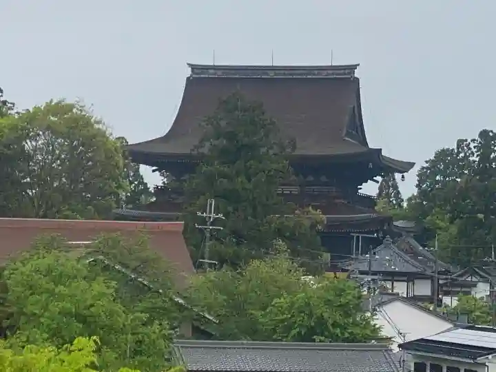 金峯山寺の{uncategorized: "未分類", other: "その他", undefined: "問題あり", building: "その他建物", grave: "お墓", sacred_gate: "鳥居", guardian: "狛犬", statue: "像", buddha: "仏像", history: "歴史", nature: "自然", garden: "庭園", animal: "動物", pagoda: "塔", temizu: "手水舎", mountain_gate: "山門・神門", sanctuary: "本殿・本堂", subordinate: "末社・摂社", art: "芸術", scenery: "景色", jizo: "地蔵", ema: "絵馬", goshuin: "御朱印", omikuji: "おみくじ", items: "授与品その他", amulet: "お守り", goshuincho: "御朱印帳", eats: "食事", festival: "お祭り", votive_dance: "神楽", shichigosan: "七五三参", wedding: "結婚式", experience: "体験その他", initially: "初詣", around: "周辺", anti_infection: "感染症対策"}