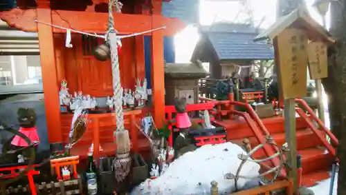 共栄稲荷神社の本殿