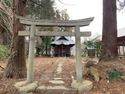 諏訪神社の鳥居