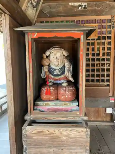 尊永寺の{uncategorized: "未分類", other: "その他", undefined: "問題あり", building: "その他建物", grave: "お墓", sacred_gate: "鳥居", guardian: "狛犬", statue: "像", buddha: "仏像", history: "歴史", nature: "自然", garden: "庭園", animal: "動物", pagoda: "塔", temizu: "手水舎", mountain_gate: "山門・神門", sanctuary: "本殿・本堂", subordinate: "末社・摂社", art: "芸術", scenery: "景色", jizo: "地蔵", ema: "絵馬", goshuin: "御朱印", omikuji: "おみくじ", items: "授与品その他", amulet: "お守り", goshuincho: "御朱印帳", eats: "食事", festival: "お祭り", votive_dance: "神楽", shichigosan: "七五三参", wedding: "結婚式", experience: "体験その他", initially: "初詣", around: "周辺", anti_infection: "感染症対策"}