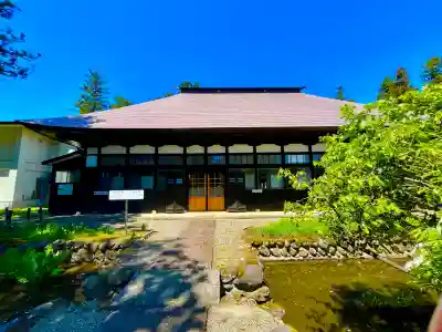 林泉寺の{uncategorized: "未分類", other: "その他", undefined: "問題あり", building: "その他建物", grave: "お墓", sacred_gate: "鳥居", guardian: "狛犬", statue: "像", buddha: "仏像", history: "歴史", nature: "自然", garden: "庭園", animal: "動物", pagoda: "塔", temizu: "手水舎", mountain_gate: "山門・神門", sanctuary: "本殿・本堂", subordinate: "末社・摂社", art: "芸術", scenery: "景色", jizo: "地蔵", ema: "絵馬", goshuin: "御朱印", omikuji: "おみくじ", items: "授与品その他", amulet: "お守り", goshuincho: "御朱印帳", eats: "食事", festival: "お祭り", votive_dance: "神楽", shichigosan: "七五三参", wedding: "結婚式", experience: "体験その他", initially: "初詣", around: "周辺", anti_infection: "感染症対策"}