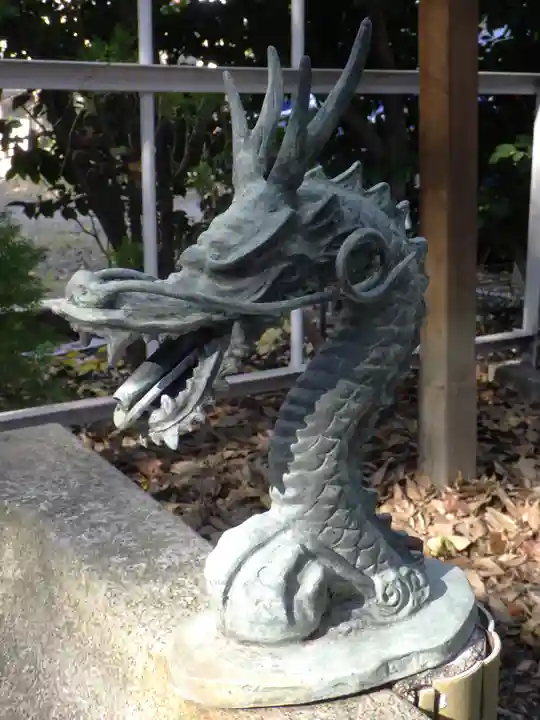 六所神社の手水舎