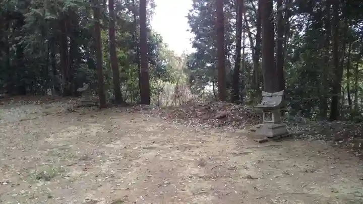 諏訪見目神社の末社・摂社