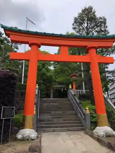 穴八幡宮の鳥居