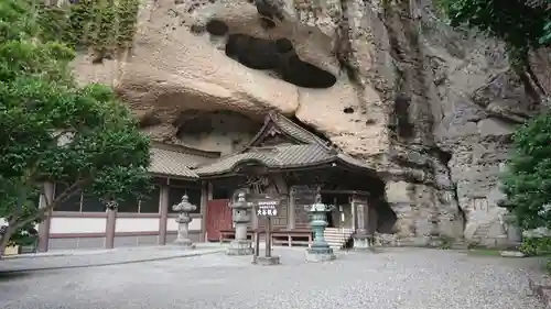 大谷寺の本殿・本堂