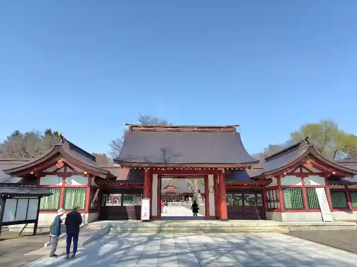 北海道護國神社の山門・神門