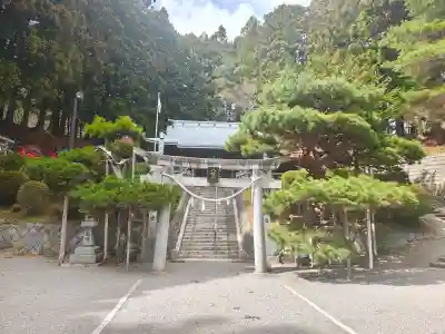 山田八幡宮の{uncategorized: "未分類", other: "その他", undefined: "問題あり", building: "その他建物", grave: "お墓", sacred_gate: "鳥居", guardian: "狛犬", statue: "像", buddha: "仏像", history: "歴史", nature: "自然", garden: "庭園", animal: "動物", pagoda: "塔", temizu: "手水舎", mountain_gate: "山門・神門", sanctuary: "本殿・本堂", subordinate: "末社・摂社", art: "芸術", scenery: "景色", jizo: "地蔵", ema: "絵馬", goshuin: "御朱印", omikuji: "おみくじ", items: "授与品その他", amulet: "お守り", goshuincho: "御朱印帳", eats: "食事", festival: "お祭り", votive_dance: "神楽", shichigosan: "七五三参", wedding: "結婚式", experience: "体験その他", initially: "初詣", around: "周辺", anti_infection: "感染症対策"}