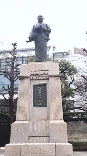 泉岳寺の像