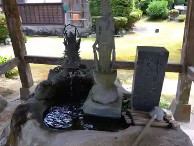 海門寺の手水舎