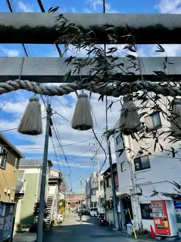二子神社の{uncategorized: "未分類", other: "その他", undefined: "問題あり", building: "その他建物", grave: "お墓", sacred_gate: "鳥居", guardian: "狛犬", statue: "像", buddha: "仏像", history: "歴史", nature: "自然", garden: "庭園", animal: "動物", pagoda: "塔", temizu: "手水舎", mountain_gate: "山門・神門", sanctuary: "本殿・本堂", subordinate: "末社・摂社", art: "芸術", scenery: "景色", jizo: "地蔵", ema: "絵馬", goshuin: "御朱印", omikuji: "おみくじ", items: "授与品その他", amulet: "お守り", goshuincho: "御朱印帳", eats: "食事", festival: "お祭り", votive_dance: "神楽", shichigosan: "七五三参", wedding: "結婚式", experience: "体験その他", initially: "初詣", around: "周辺", anti_infection: "感染症対策"}