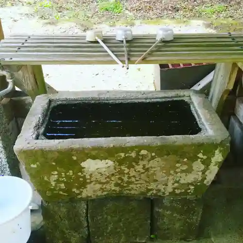 稲荷神社の手水舎